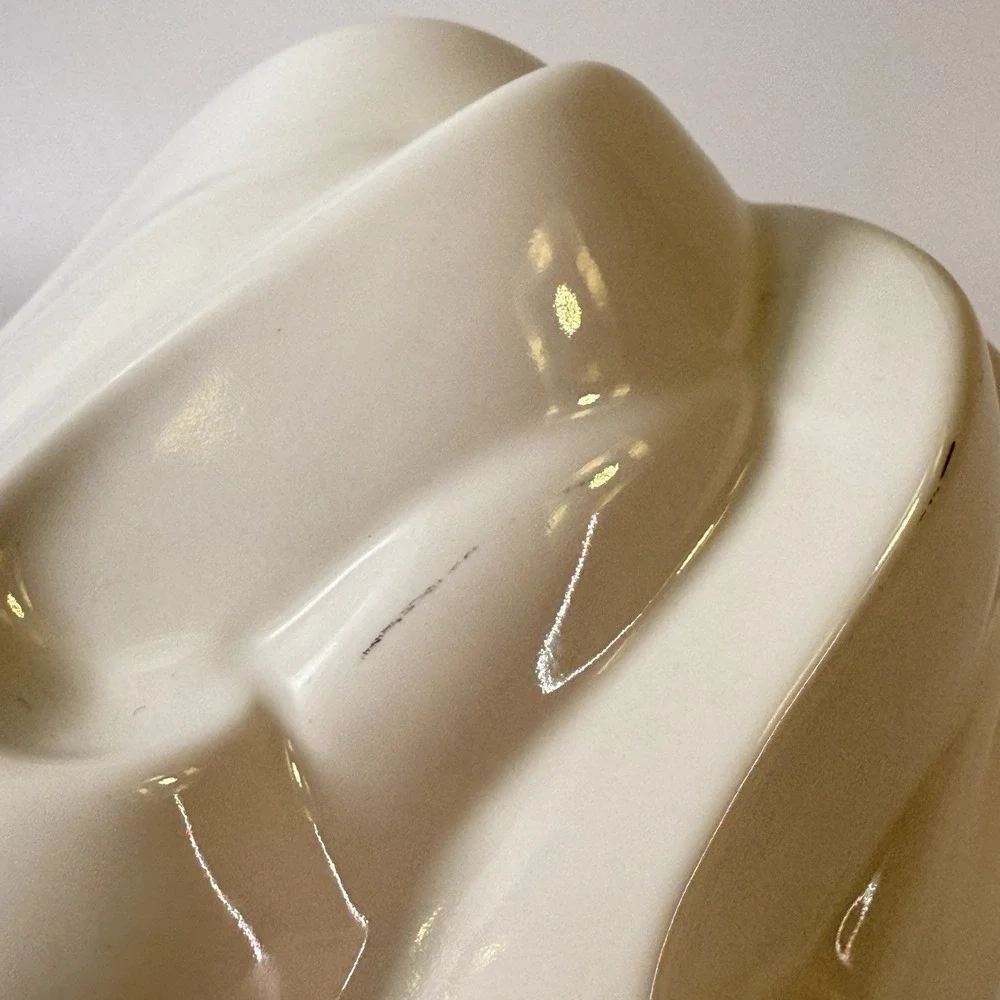 Vintage ICTC ENGLAND‎ White And Blue Ceramic Victorian Jelly Mold